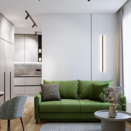 Apartment In The City Center Near The Park Lviv Buitenkant foto